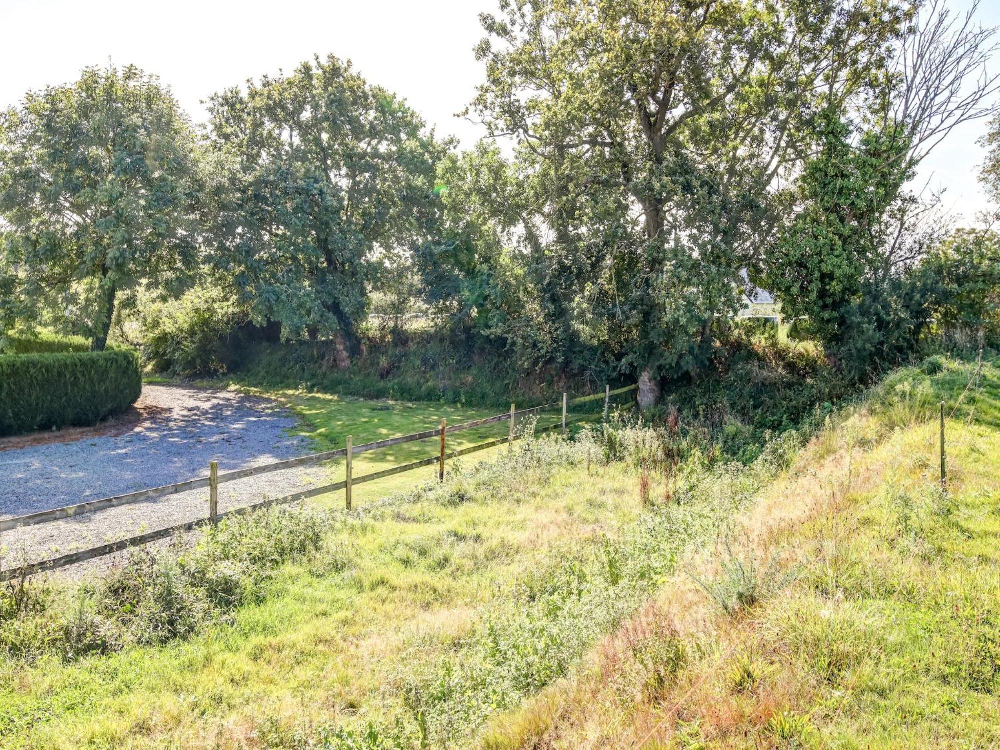 Holiday Home With Garden In Brainville Bagian luar foto