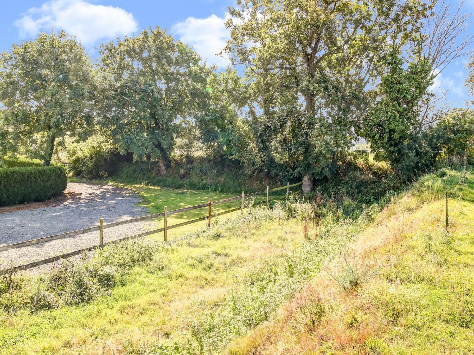 Holiday Home With Garden In Brainville Bagian luar foto