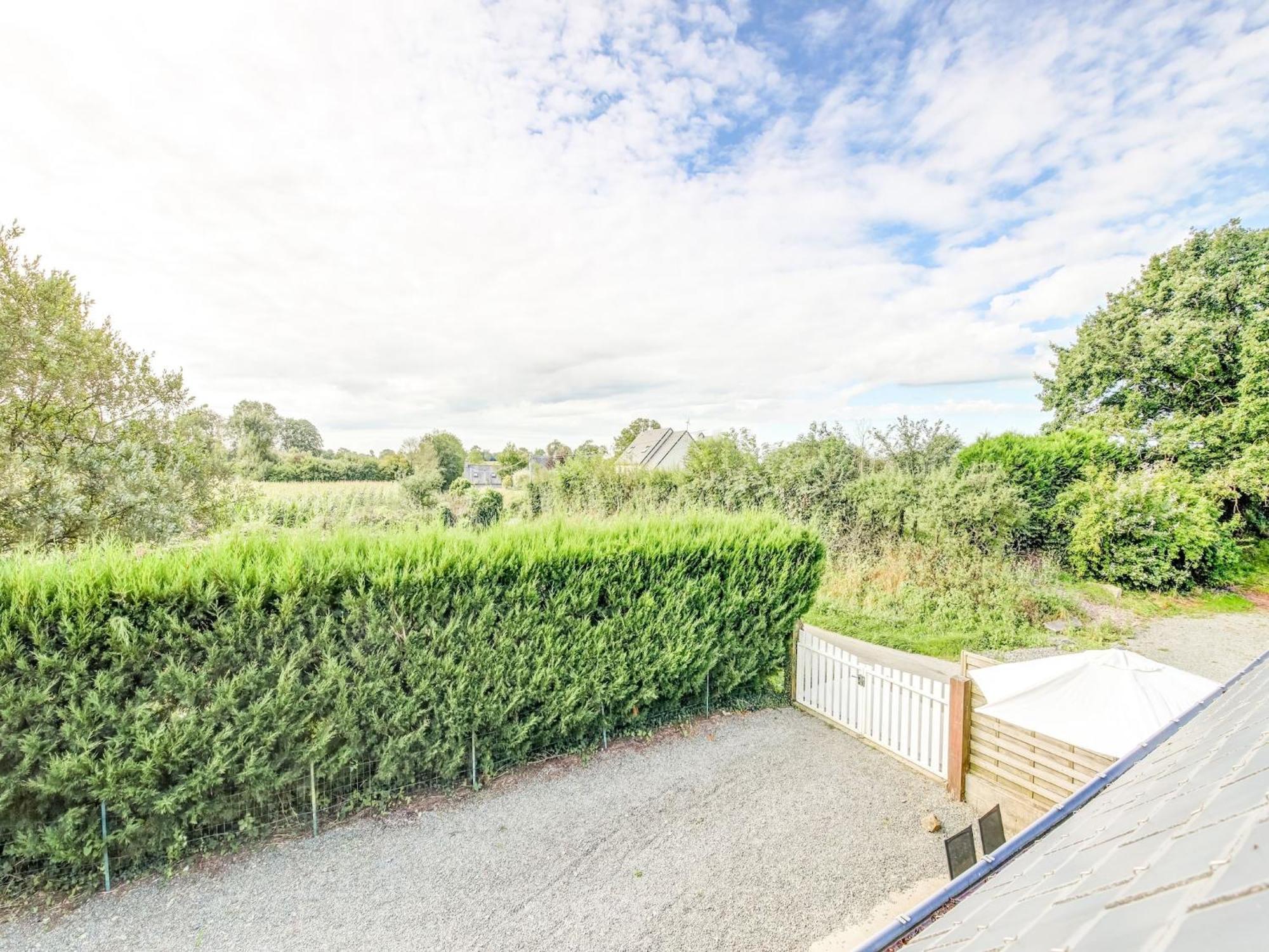 Holiday Home With Garden In Brainville Bagian luar foto