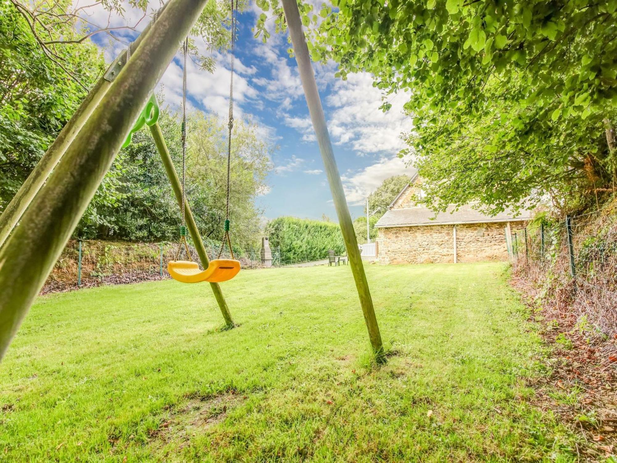 Holiday Home With Garden In Brainville Bagian luar foto